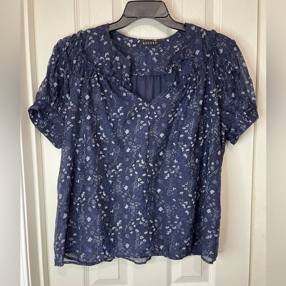 Decker Blue White Sheer Dark Floral Fairy Grunge Split V Neck Top size Medium